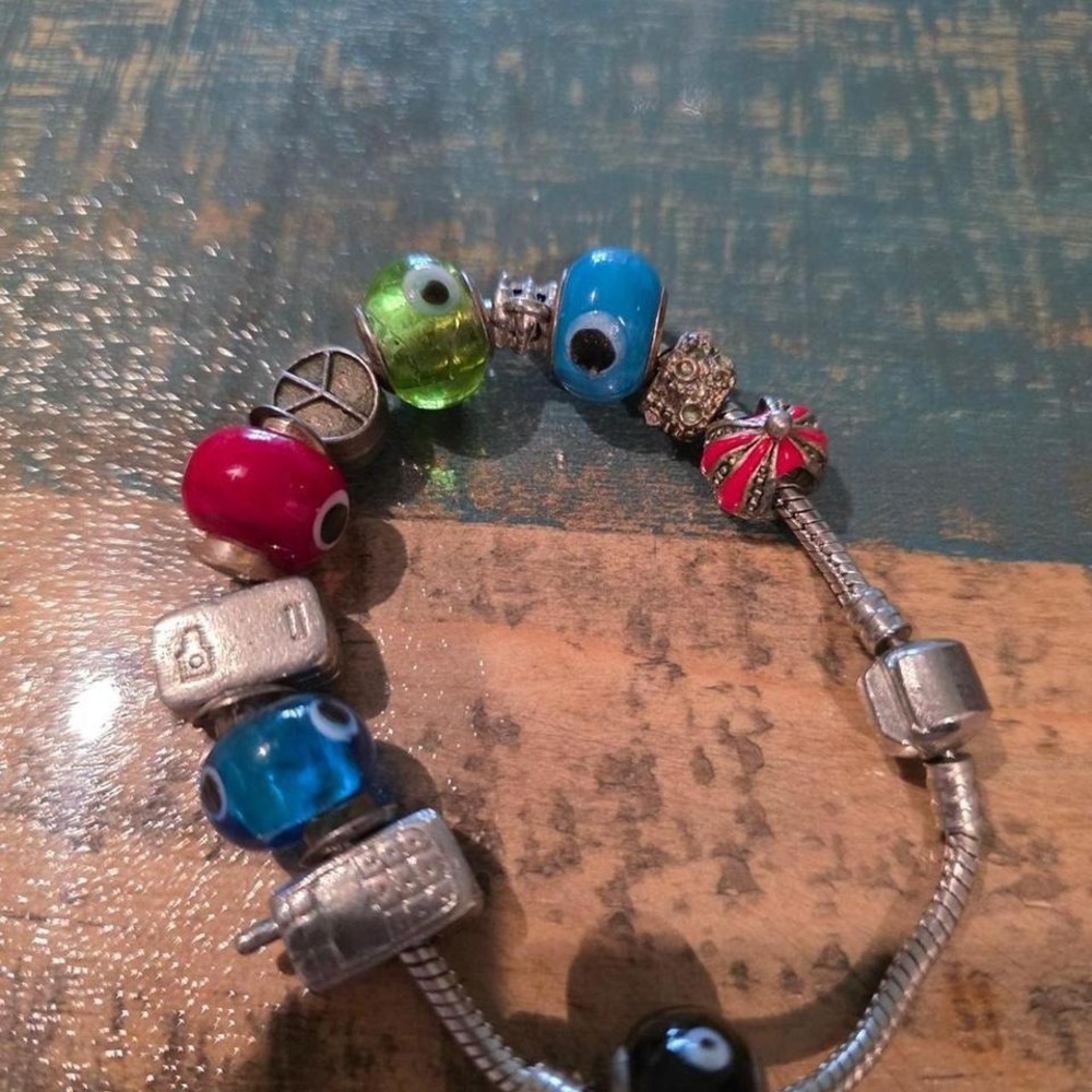 Charm‎ Bracelet - Picture 3 of 4